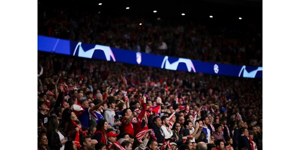 O amor pelo vermelho e branco, a lembrança da vitória nas camisas do Atlético de Madrid